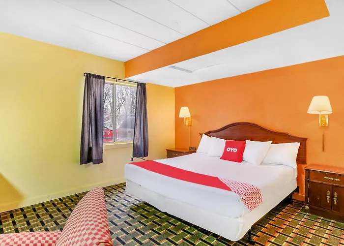 Oyo Hotel Downtown Peoria I-74