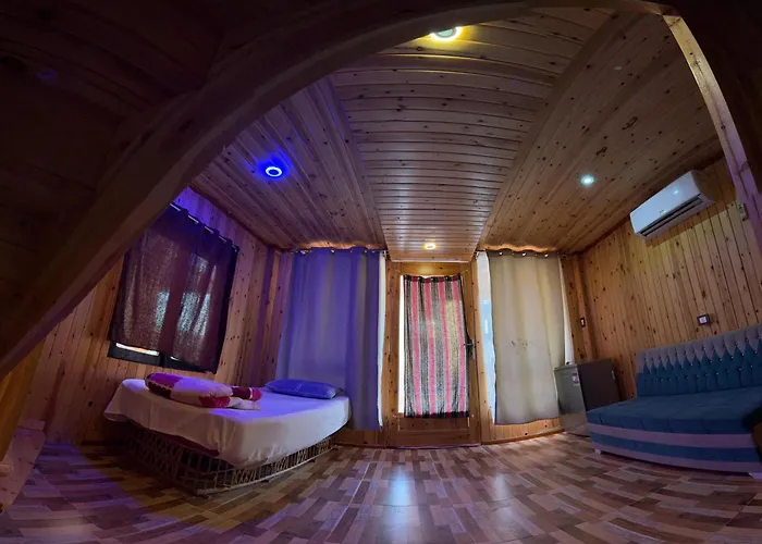 Green Beach Camp & Hotel