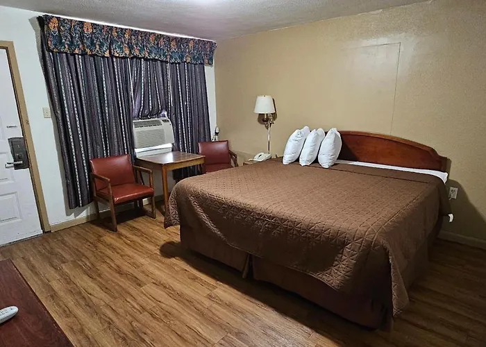 Deluxe Inn
