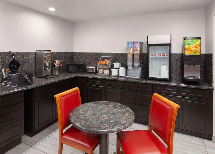 Super 8 By Wyndham Romeoville Bolingbrook