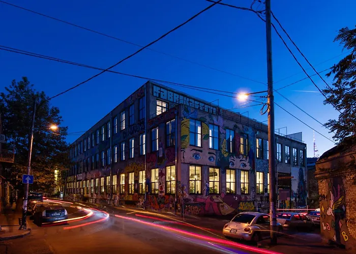 Fabrika Hostel & Suites