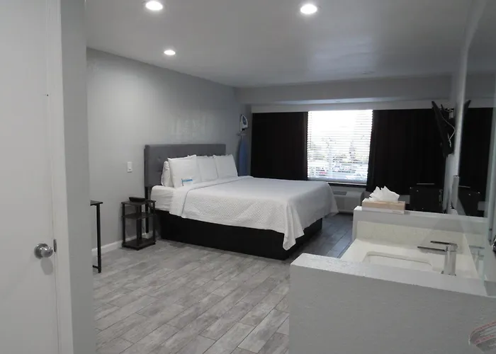 Capri Suites Anaheim