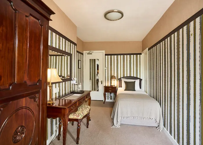 Stage House Bed & Breakfast