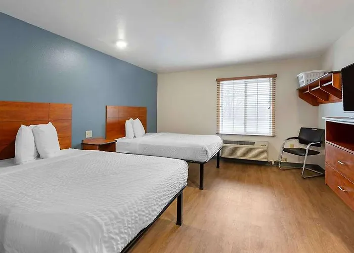 Extended Stay America Select Suites - Cleveland - Airport