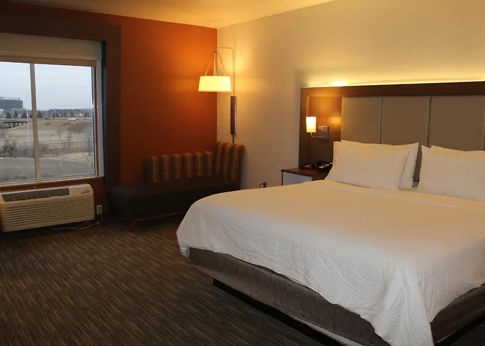 Holiday Inn Express & Suites - Beloit By Ihg