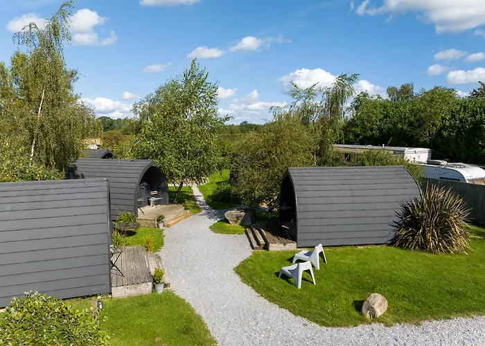The Little Hide - Adult Only Camping Pods