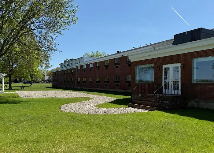 Lakeside Inn
