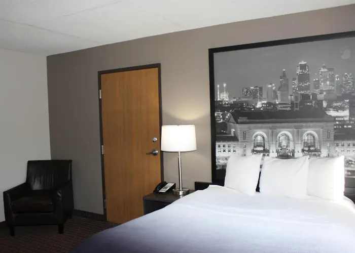 Super 8 By Wyndham Gardner