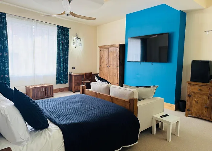 Chandlers Bar And Rooms