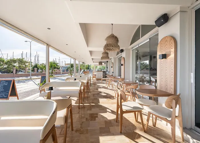 Zephyros Hotel