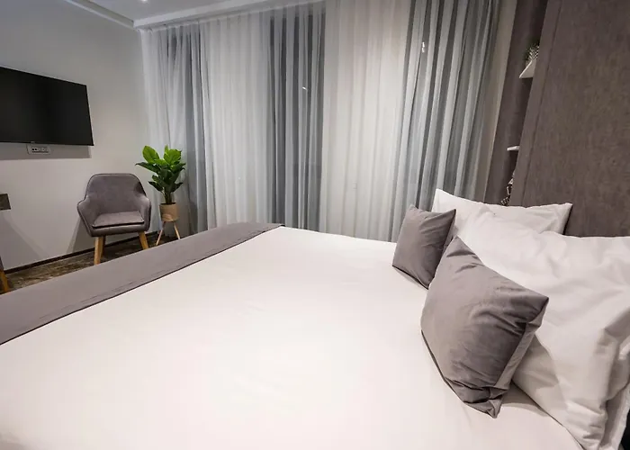 Alive Hotel