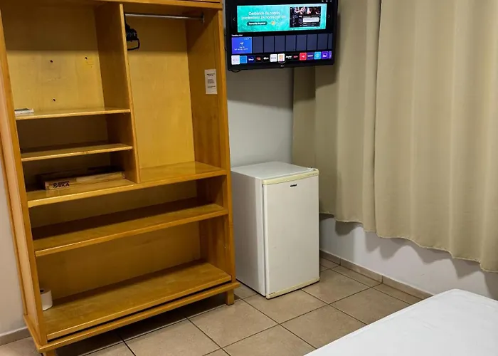 Bica Conveniência e Hotel