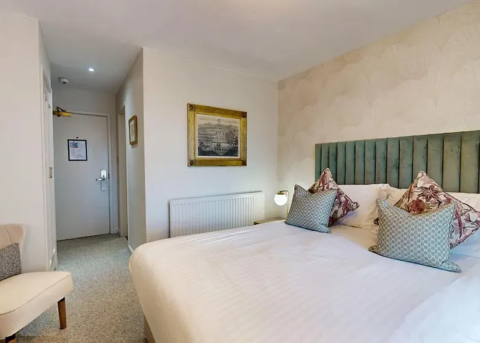 Hatherley Manor Hotel & Spa