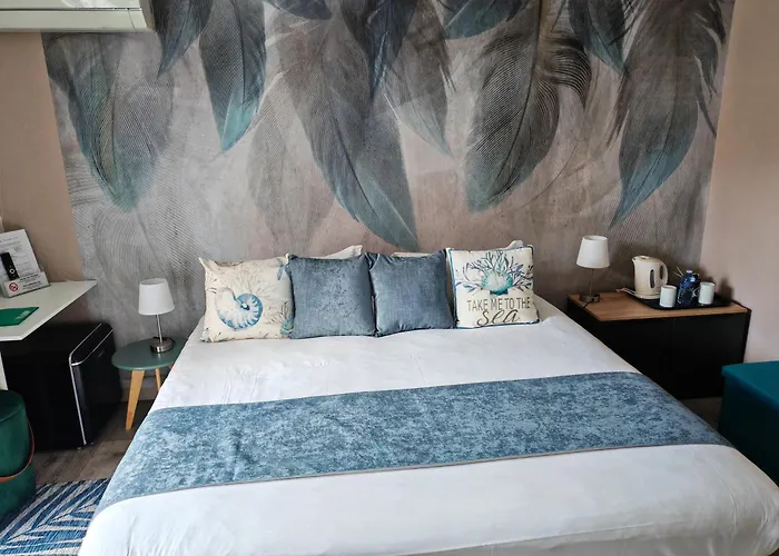 Boutique Hotel De La Corniche D'Or