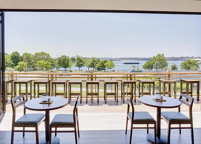 Hilton Garden Inn Providence Waterfront