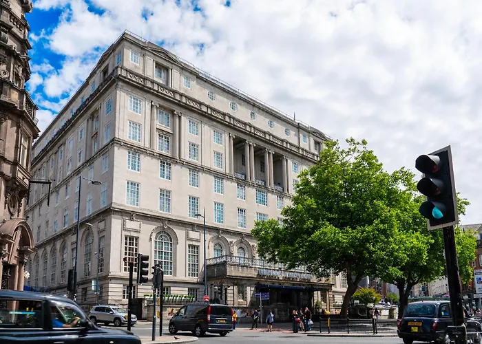 Adelphi Hotel
