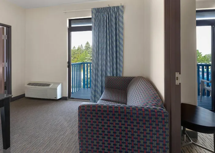 Days Inn By Wyndham Mackinaw City - Bridgeview Area