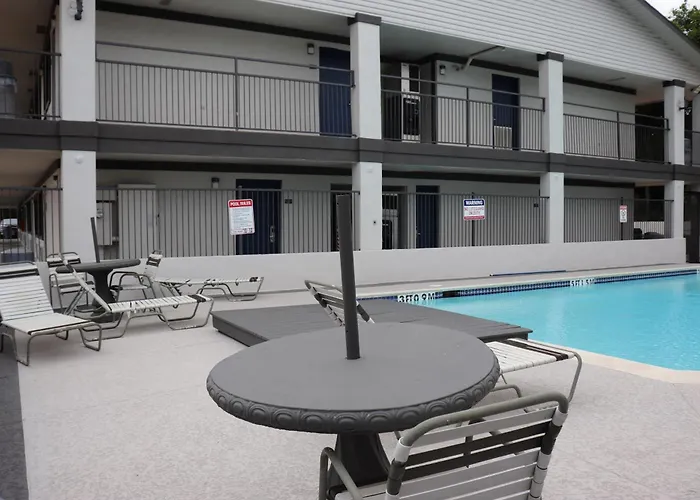 Motel 6-Alvin, Tx