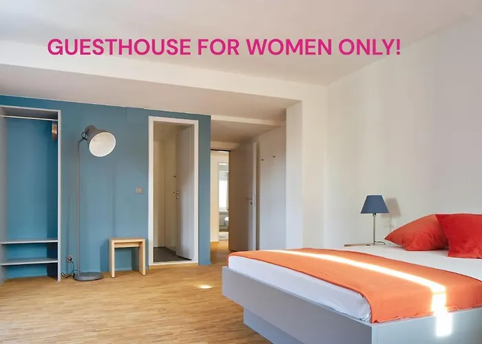 Josephine'S Guesthouse - Women Only With Rooftop And Community Area