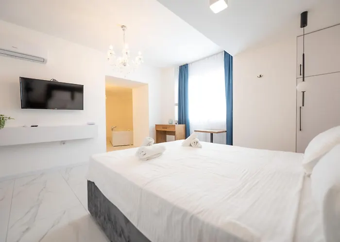 Kings Palace Suites