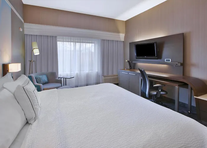 Courtyard By Marriott Somerset