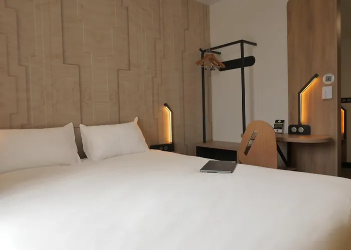B&B Hotel Carcassonne Rocadest La Cite