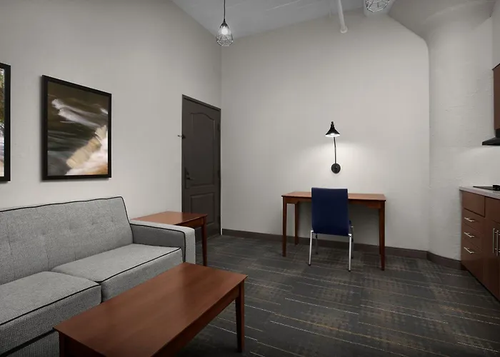 The Suites Hotel At Waterfront Plaza