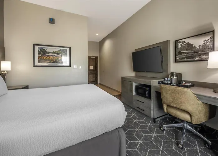 Best Western Plus Lawrenceburg