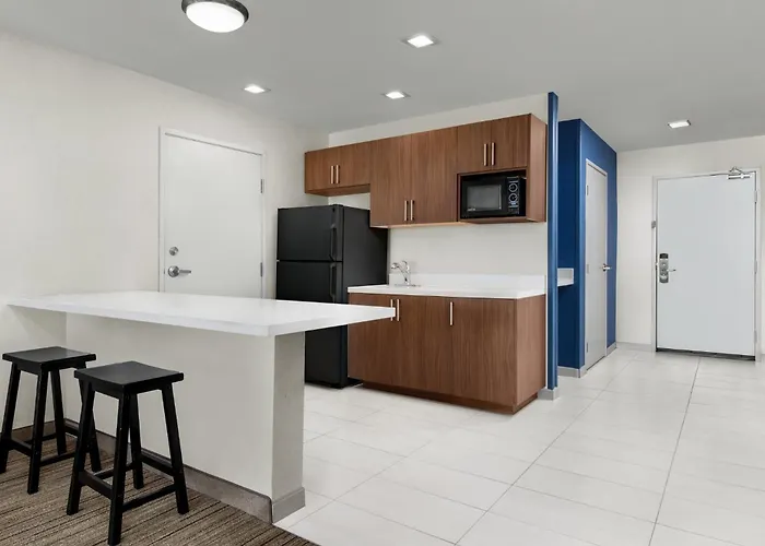 Holiday Inn Express & Suites Marina - Monterey Bay Area By Ihg