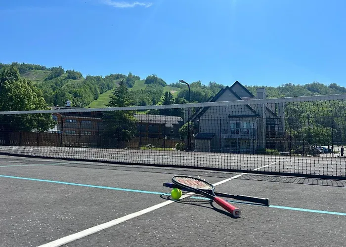 Mountain Loft Magic: Pool, Hot Tub, Tennis
