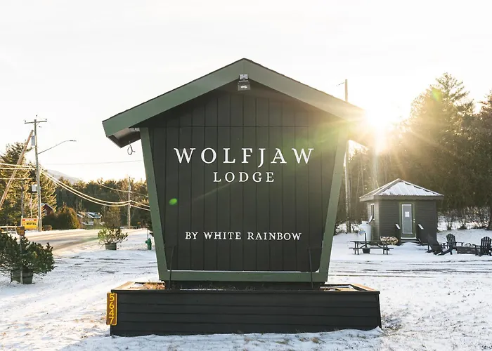 Wolfjaw Lodge