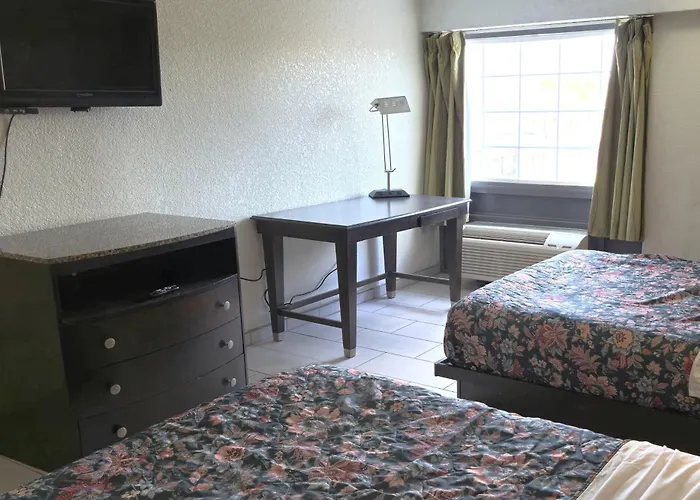 River Valley Inn And Suites