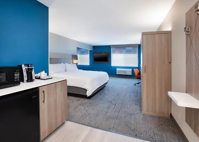 Holiday Inn Express Hotel & Suites Defiance By Ihg