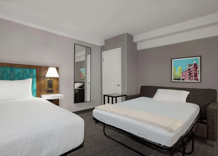 Hampton Inn & Suites By Hilton Toronto Downtown