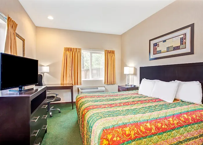 Days Inn By Wyndham Seattle Aurora