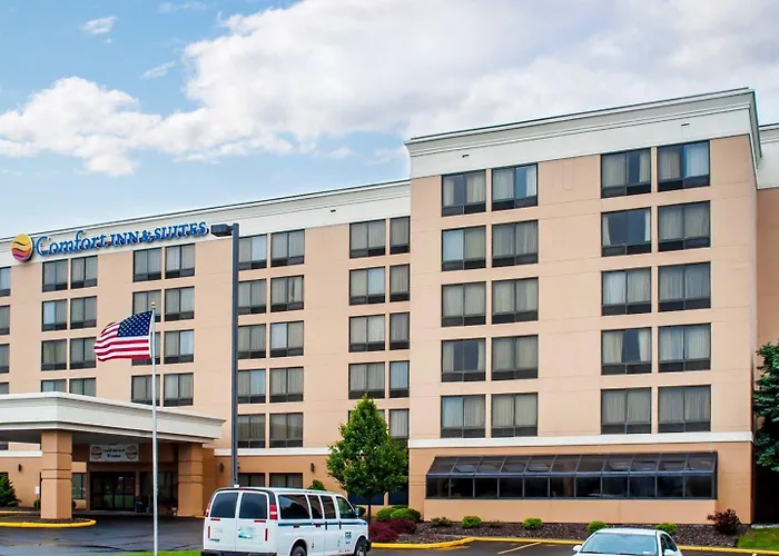 Comfort Inn & Suites Watertown - 1000 Islands