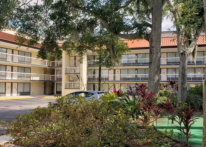 Simple Rewards Inn