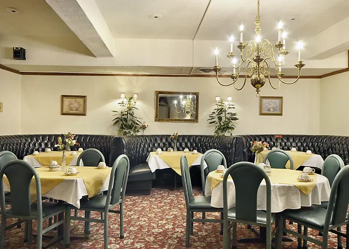 Ramada By Wyndham Pittsburgh/New Stanton