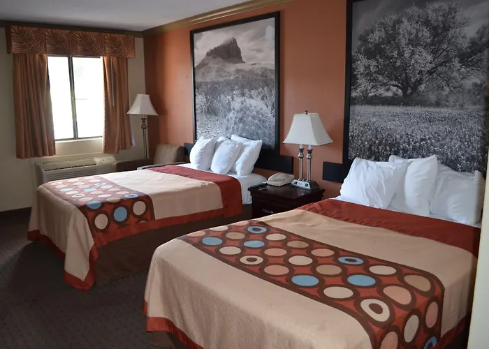 Hill Country Inn And Suite