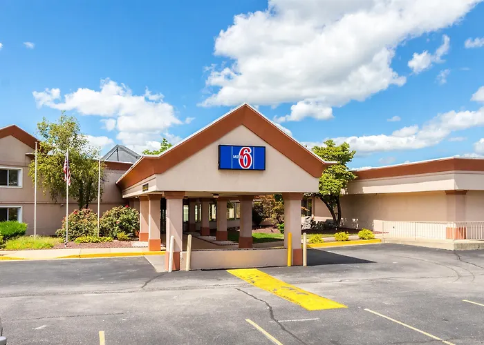 Econo Lodge Inn & Suites Chambersburg Central