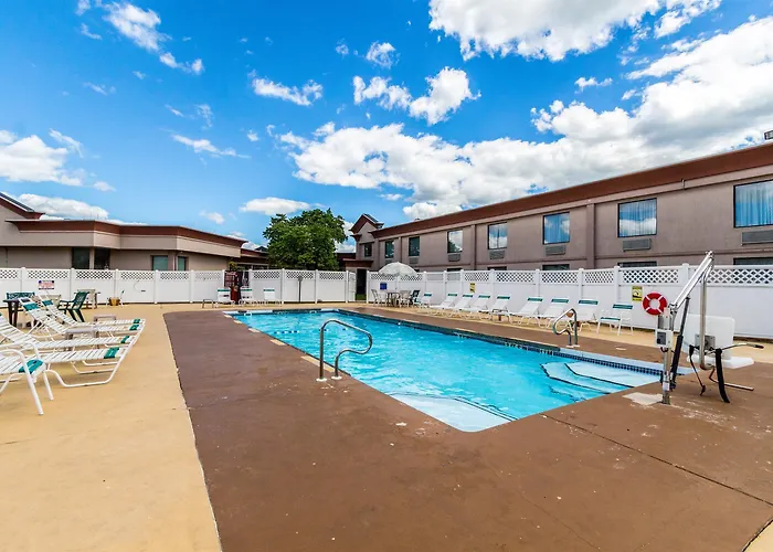 Econo Lodge Inn & Suites Chambersburg Central