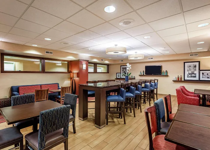 Hampton Inn Milwaukee Airport