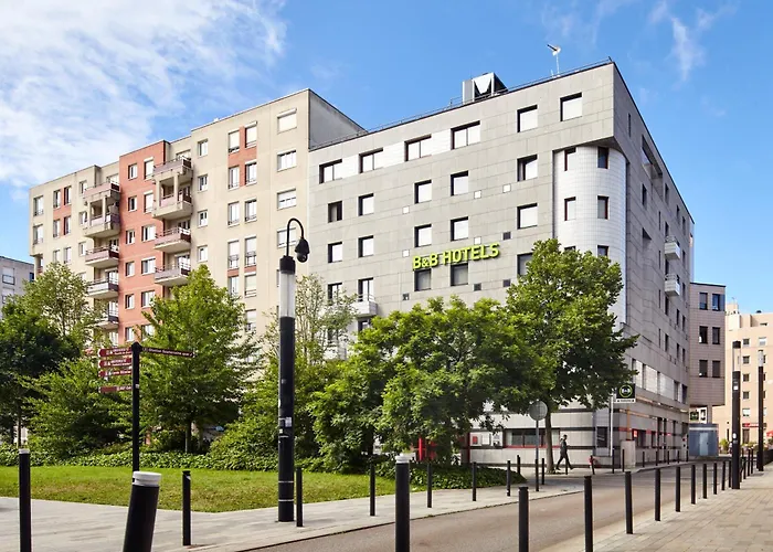 B&B Hotel Saint-Quentin-En-Yvelines Centre Gare 4 Etoiles