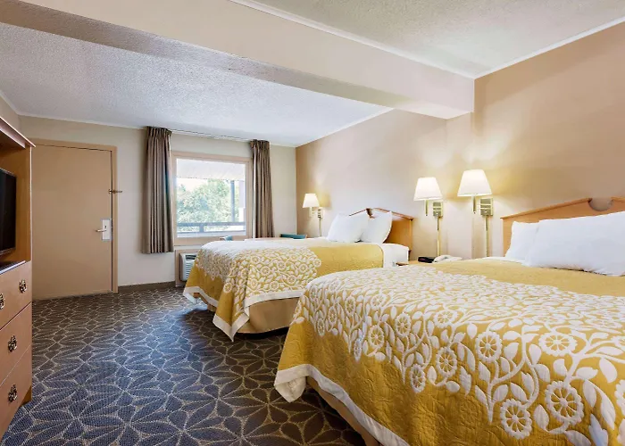 Days Inn By Wyndham Fairmont