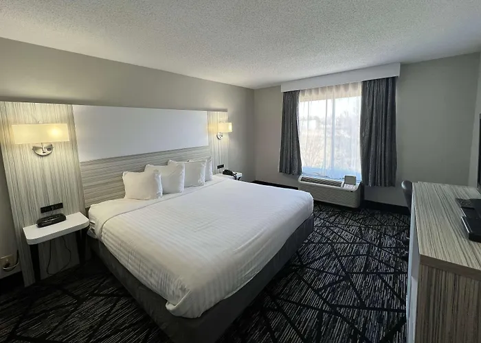Baymont By Wyndham Peoria