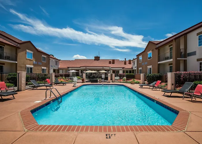 Red Roof Inn Plus+ & Suites Knoxville West - Cedar Bluff