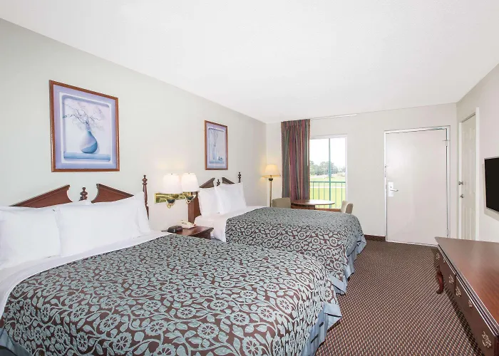 Days Inn By Wyndham West Point