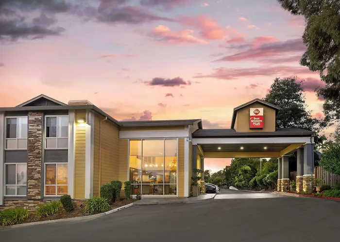 Best Western Plus Heritage Inn