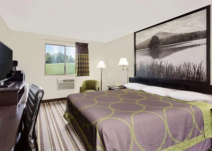 Super 8 By Wyndham Waynesboro