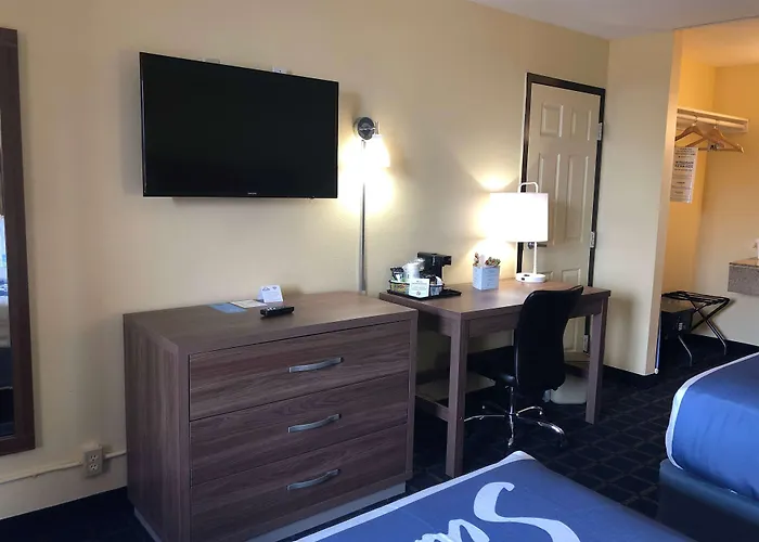 Days Inn By Wyndham York Alabama